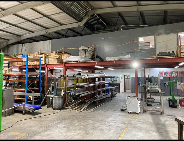 1,397M² WAREHOUSE TO LET IN MAHOGANY RIDGE